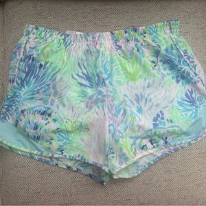 Lilly Pulitzer Lunatic Short (large)